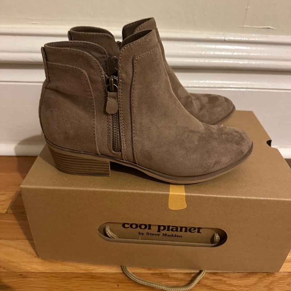 MIA Brown Suede Ankle Boots Low Block Heel Booties Sz 7